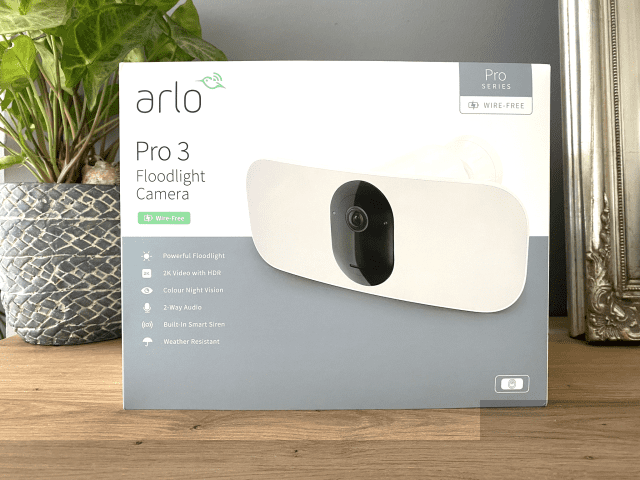 Verpakking Arlo Pro 3 Floodlight Camera